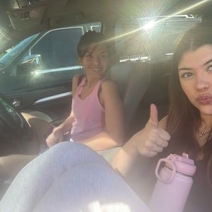 Meet your Posher, Claire